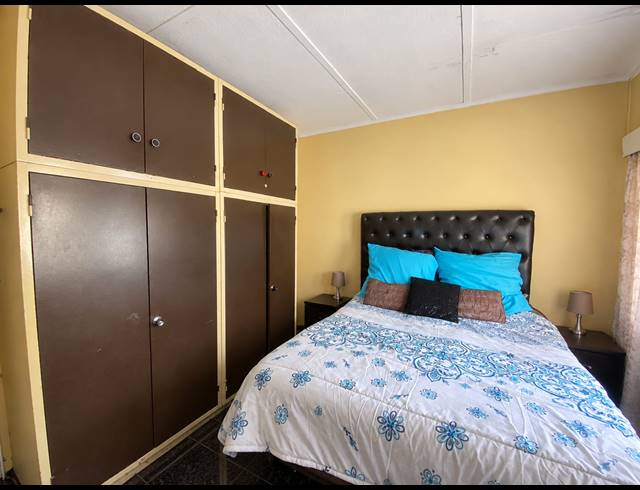 3 BEDROOM HOUSE FOR SALE IN VANDERBIJLPARK CE 2